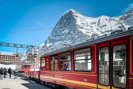 Roger federer has announced he will not play tennis again this year after undergoing further surgery on his right knee. Jungfraujoch Top Of Europe Travellingcarola