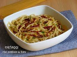 Alcuni li amano, altri li odiano ma pochi sanno che sono sufficienti piccoli accorgimenti per rendere questi ortaggi invernali un alleato in cucina!basterà una semplice ricetta, come questa pasta con broccoli, per apprezzare a pieno la loro bontà. Spaghetti Aglio Olio Peperoncino E Fantasia Ortaggi Che Passione