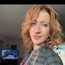 Hillary Schroeder (hibbyxo)