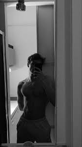 Black And White Mirror Selfie Morning In 2020 Photography Poses For Men Cute White Boys Poses For Men