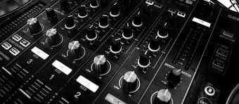 Hochzeits dj ist ein exklussiver dj service für hochzeiten und feiern aller art. Dj Buchen In Essen Fur Hochzeit Und Party