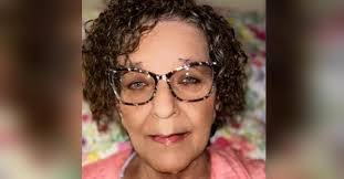 Regina Capps's Instagram, Twitter & Facebook