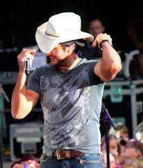 Pin By She S Country On Luke Bryan Luke Bryan Luke 3 Luke