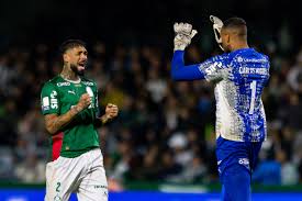 Análise: vitória com autoridade do líder Palmeiras fora de casa reforça tese de Abel sobre três zagueiros