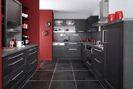 Cuisine Grise 40 Idees Et Photos Pour Votre Cusine Ctendance Fr Deco Cuisine Rouge Cuisine Rouge Et Gris Cuisine Noire