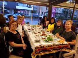Tepebaşı belediyesi mustafa kemal atatürk spor kompleksi, su sporları merkezi 2018 yaz dönemi sona erdi. Yoga Ekibi Iftarda Bir Araya Geldi