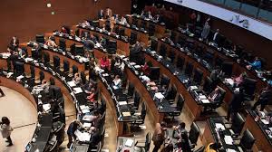 En el análisis de ángel verdugo, colaborador de grupo imagen, habla sobre la consulta ciudadana de juicio a expresidentes, propuesta por el presidente lópez obrador. Aprueba El Senado La Consulta Para Juzgar A Expresidentes De Mexico