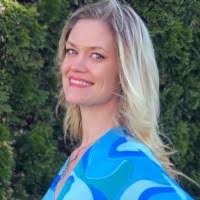 Victoria Pittman's Instagram, Twitter & Facebook