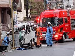 注意喚起 市川市南八幡の生活道路で高齢ドライバーによる電柱激突事故が発生 電柱が倒壊する危険性あり Rocky Museum 館長日記 千葉 県生まれ 千葉県育ち 千葉県在住のラーメン大好きロッキーが日々食べ歩き