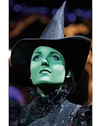 Defying gravity with @kerryellis79 💚 loved meeting one of the very  talented performers who starred in London's West End in #Wicked among many  other fabulous roles! One of my fave ALDC students,