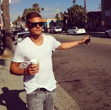 Der isländische nationalspieler rúrik gíslason spielt beim sv sandhausen und hat auf instagram rund eine million follower. Rurik Gislason Levou A Internet Ao Delirio Quando Entrou Em Campo Na Partida Contra A Argentina