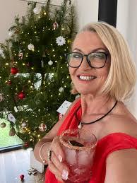 Ann Blaker's Instagram, Twitter & Facebook