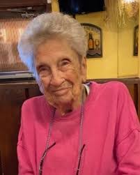 Elizabeth Boots's Instagram, Twitter & Facebook