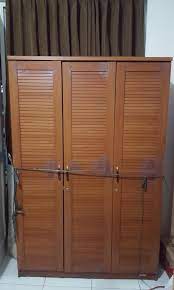 Dijual mebel murah & cari properti di indonesia, temukan listing mebel terbaru hanya di olx pusat mebel terlengkap di indonesia. Lemari 3 Pintu Bekas Jual Murah Perabotan Rumah Di Carousell