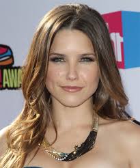 Her father, charles william bush, is a renowned advertising and celebrity photographer, and her mother, maureen e. 14 Sophia Bush Hairstyles Hair Cuts And Colors