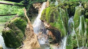 Cascada, parc natural, natural monument (en). 4ynbx9y98gwppm