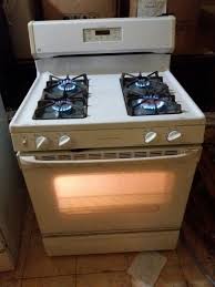 Namun, kompor gas 1 tungku menjadi pilihan tepat untuk kamu yang ingin berhemat pemakaian gas serta tak membuat rumah semakin padat. Harga Kompor Gas Oven Bekas Komporkita