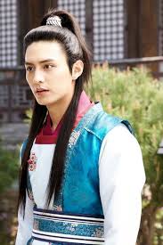 Though they have few scenes, still they showed a good chemistry than the lead stars. Hwarang Choi Minho And Do Ji Han To Reveal Different Styles Hwarang Hwarang Taehyung Ban Ryu