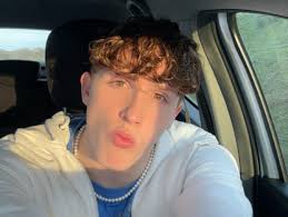 Declan Rogan (@decrogan_) • Instagram photos and videos