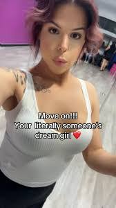 Victoria Wild's Instagram, Twitter & Facebook