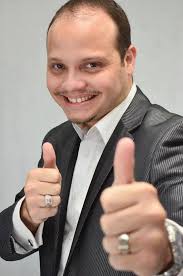 En breve... escucha al Pastor Rolando Torres en la hora de Para Que Mi  Gente Piense con un mensaje de fe y reto historico en el Dia de Palabra.