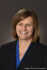 Renee Peterson's Instagram, Twitter & Facebook