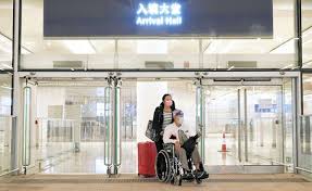 服務時間：申請護照、簽證及文件證明櫃檯受理時間為週一至週五 上午08：30 — 下午17：00 (中午不休息，另申辦護照櫃檯每週三延長辦公時間至20:00止，惟倘遇. å…§åœ°æŠµæ¸¯è€…ä¸‹æœˆä¸­èµ·å…14å¤©å¼·æª¢ é¦™æ¸¯ é¦™æ¸¯æ–‡åŒ¯ç¶²