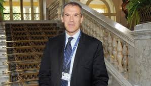 Ex direttore dipartimento finanza pubblica. Chi E Carlo Cottarelli Curriculum Moglie E Vita Privata