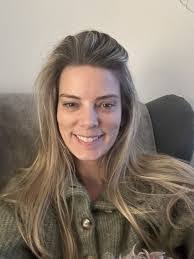 Hannah Bunn's Instagram, Twitter & Facebook