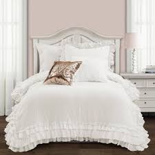 Pair with neutral to make the room feel shabby yet have a classic touch that comes to life in a cohesive manner and makes the room feel whole. Shabby Chic Comforter Target Online