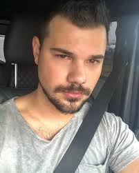 And i've officially turned into a duck. Taylor Lautner 1 Or 2 Facebook