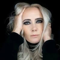 Linda Mariotti's Instagram, Twitter & Facebook