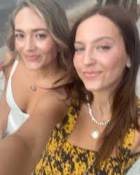 Maxine Rosen's Instagram, Twitter & Facebook