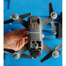 Bisnis jual beli drone ini ada masanya, kita sudah memperkirakan bahwa jual drone saat ini memang menjanjikan karena. Drone Bekas Dji Spark Bekas Bagus Mulus Harga Nego Lengkap Di Wonogiri Tribunjualbeli Com