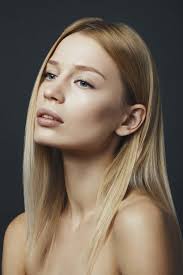 Sleek hair is the ultimate goal, but sometimes it can be hard to achieve. 15 Ways To Wear Trendy Sleek Hair For Spring