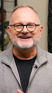 Ver las #GeneracionesAdorando que declaran la misma verdad que ha  ministrado mi corazón tantas veces… La fidelidad de Dios. Un legado que  seguimos cantando. Cuando Su amor toca nuestro corazón, es imposible