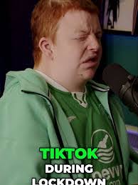 Darren Farrell's Instagram, Twitter & Facebook