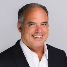 Stephen Mcgillivray's Instagram, Twitter & Facebook