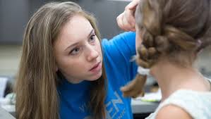 18 photos: Young model walk runway at Valley