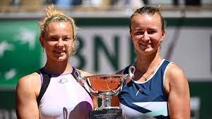 Ale hrála naprosto fantasticky. krejčíková přijela do paříže krátce po zisku titulu ve štrasburku a jeden ze dvou setů na roland garros ztratila ve dvouhře v prvním kole s krajankou kristýnou plíškovou. Barbora Krejcikova Po Vitezstvi Na French Open Pokorila Roland Garros Extra Cz