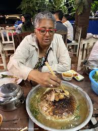 You will find many different individual food stalls set up along the boulevard, selling a wide range of food. 20 Countries 2020 Laos My Travel Notions