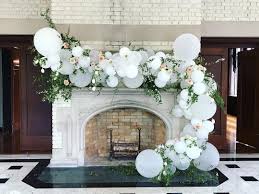 Balloons And Flowers For Wedding Backdrop White Balloons Roses And Balloons Old Forest Far Wedding Balloon Decorations Wedding Balloons Wedding Decorations