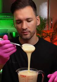 Быстрый и легкий рецепт торта Наполеон из готового слоёного теста