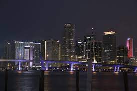 Habrá envíos federales sin precedentes, dijeron las autoridades locales a última hora de la noche. Miami Noche Ciudad Foto Gratis En Pixabay