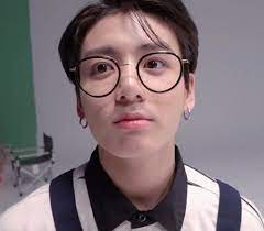 Bts wearing glasses bts army indonesia amino amino. Imagen De Bts Jungkook And Kpop Jungkook Glasses Jeon Jungkook Jungkook