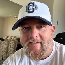 Curt Jones (@10and8golf)