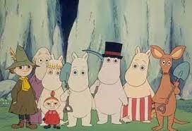 a moomin family portrait from the left snufkin moomins bestfriend down at the front is little my a friend of the moomin s beh ムーミン イラスト リトルミイ 画像 楽しいムーミン一家