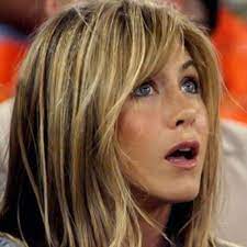 Aniston Heads Home To Tv Maybe She Should Stay Jennifer Aniston Hair Jennifer Aniston Hair Color Hairdo