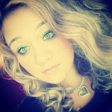 Danielle Bossick's Instagram, Twitter & Facebook