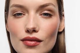 Dodaj blasku swoim ustom najpiękniejszymi błyszczykami od Inglot! Kobiety  je kochają!